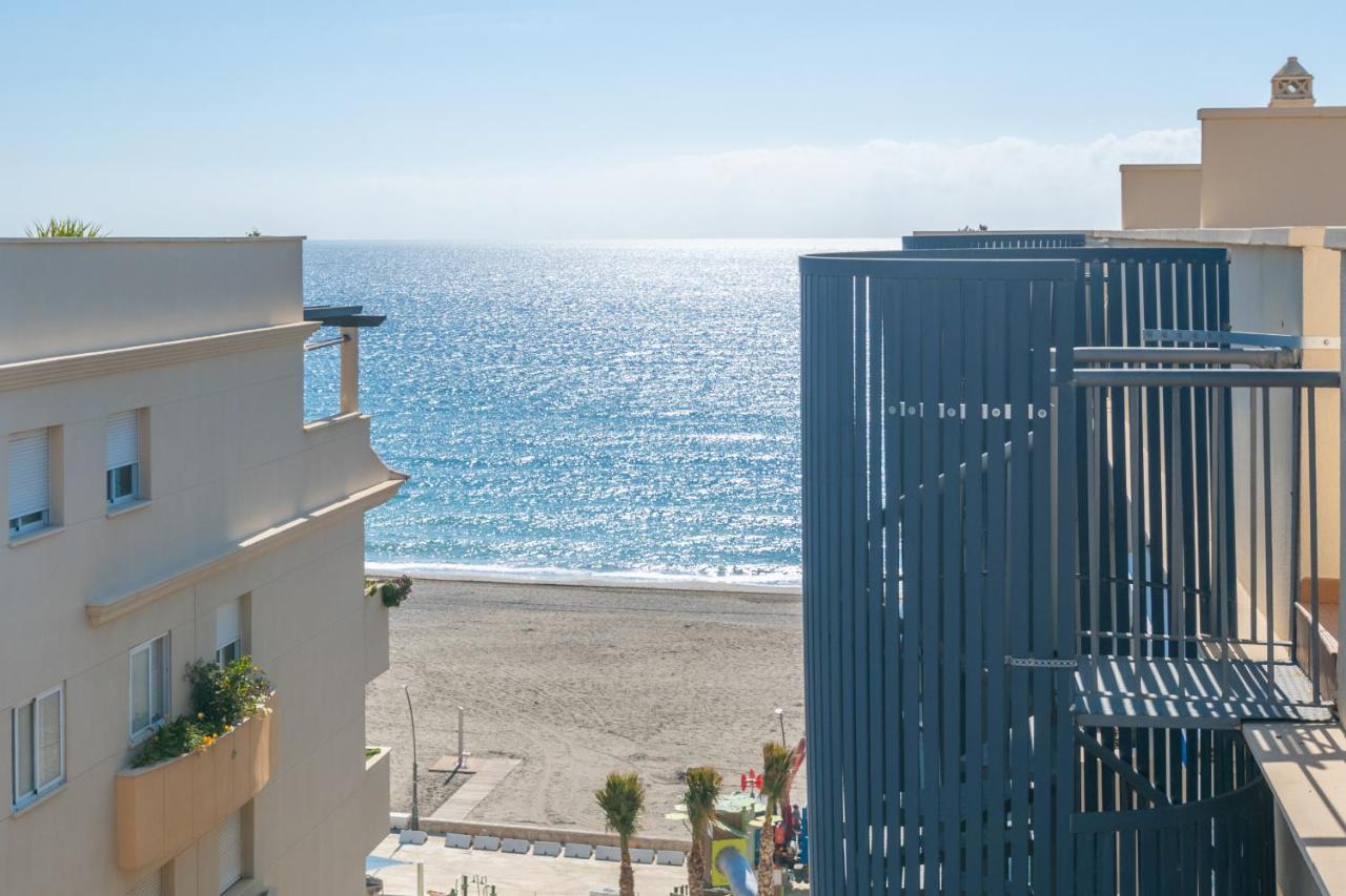 Atico 2 Terrazas Junto Al Mar By Rent Me Apartment Estepona Exterior photo