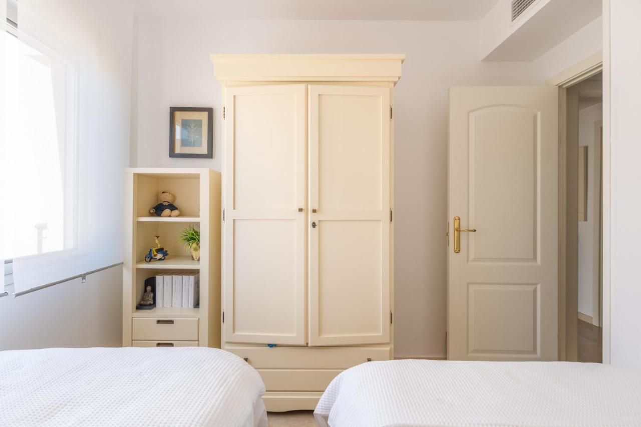 Atico 2 Terrazas Junto Al Mar By Rent Me Apartment Estepona Exterior photo
